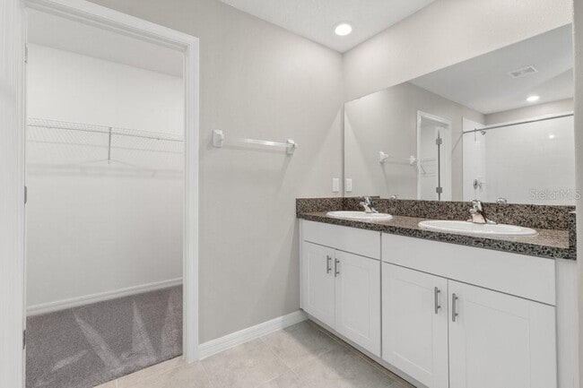 Building Photo - 5245 White Chicory Dr