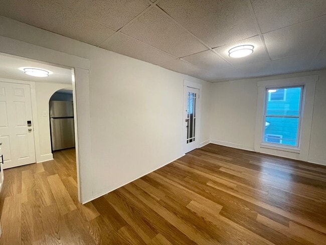 Building Photo - 33 Malvern St