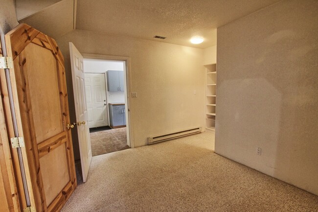Building Photo - 3 bed 2 bath mountain rental