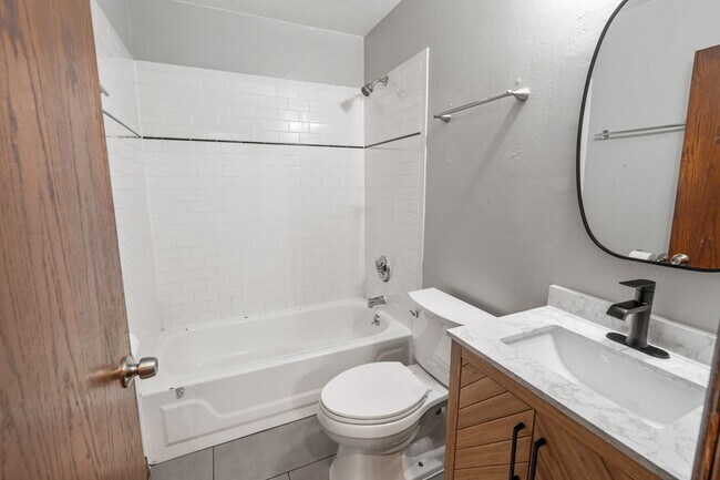 Building Photo - Maryland Lower near UWM