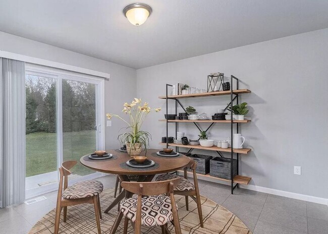 Building Photo - March Availability in Tiburon!