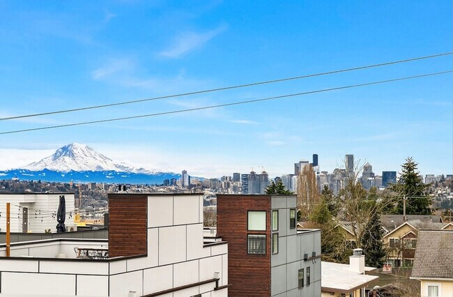 Building Photo - 4806 Dayton Ave N