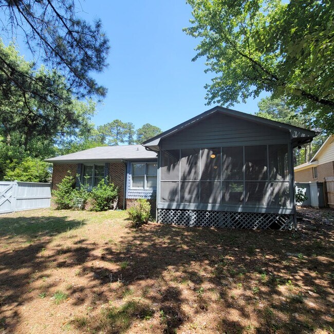 Building Photo - New Listing