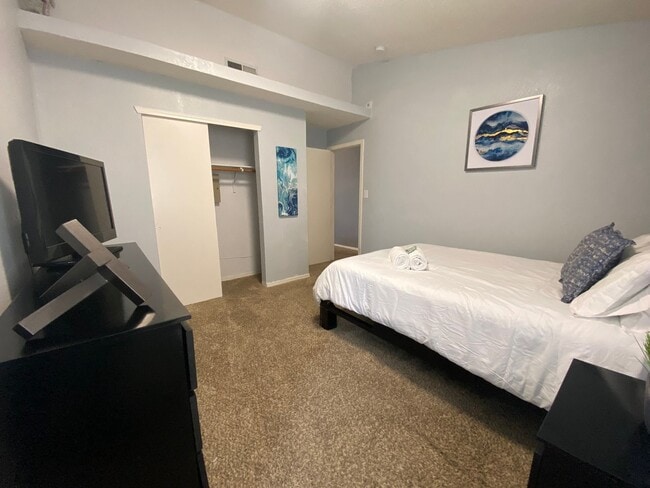 Building Photo - Eastside home for rent in The Tierras