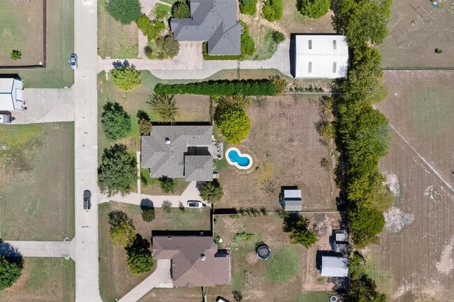 Building Photo - 920 Mason Ln