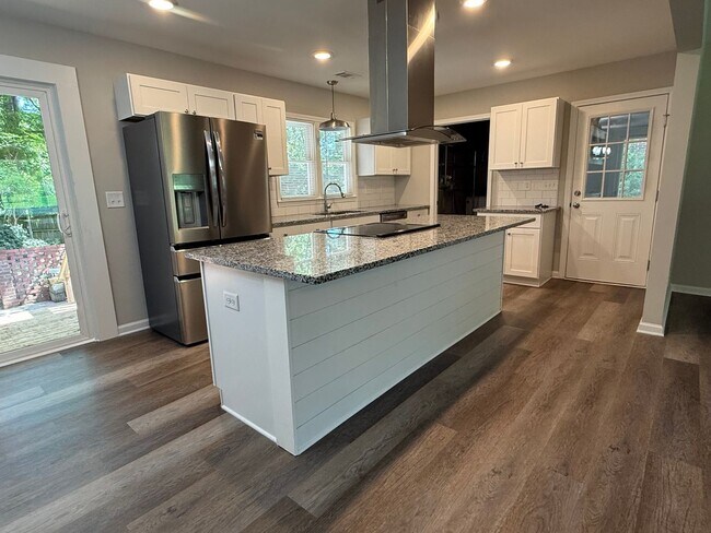 Building Photo - 3 Bedrooms, 2 Bathrooms - Home in North Rome!