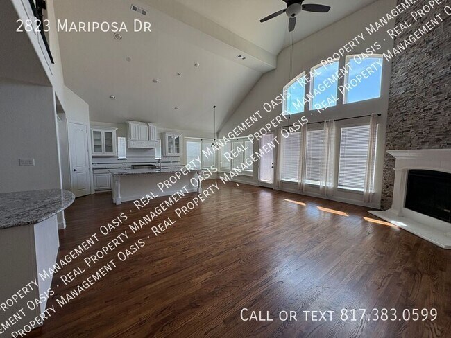 Building Photo - 2823 Mariposa Dr