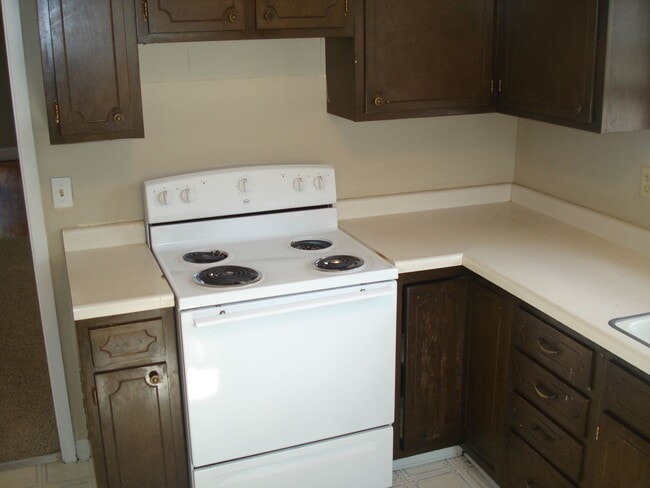 Building Photo - 400-402 Burr