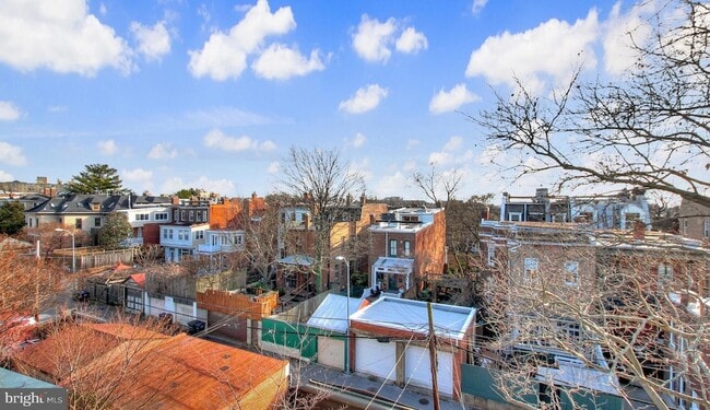 Building Photo - 1756 Park Rd NW