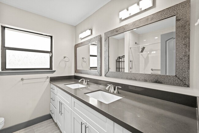 Building Photo - 5522 Braesvalley Dr