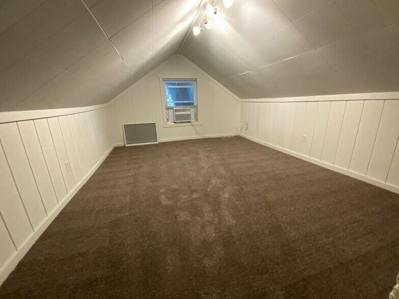 Building Photo - 210 S Hutchinson Ave