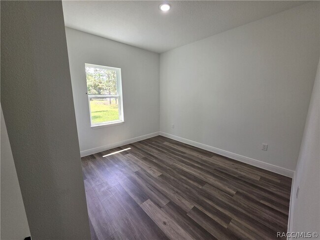 Building Photo - 8125 N Maltese Dr
