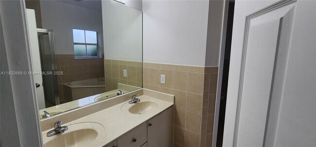 Building Photo - 14935 SW 34th St