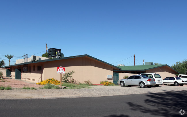 Primary Photo - Sky Harbor Apartments