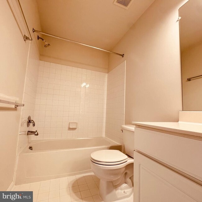 Building Photo - 8936 Singleleaf Cir