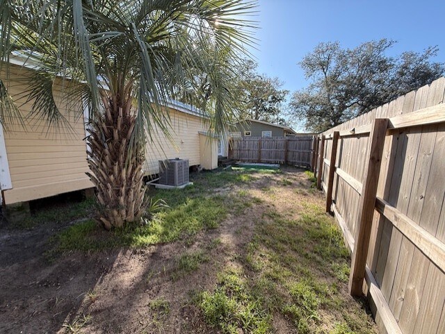 Building Photo - 1816 W Pine St