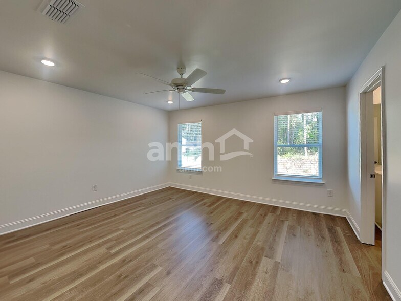 Building Photo - 935 Carnelian Ln
