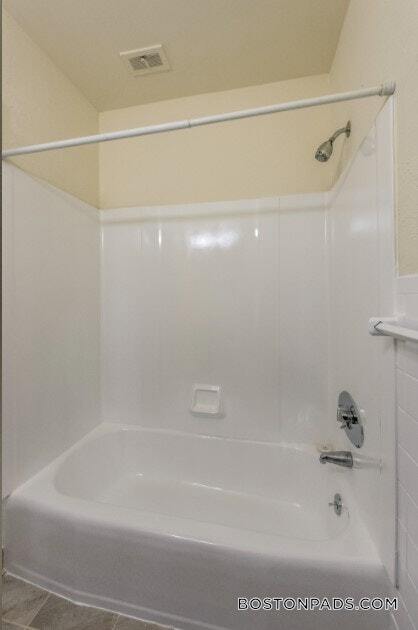 Building Photo - 10 Westgate Dr