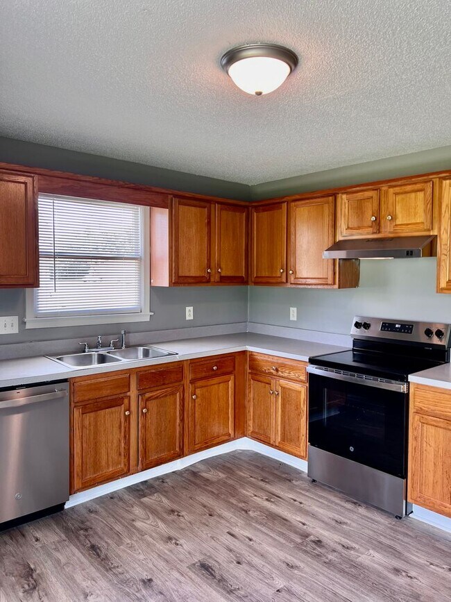 Building Photo - 414 Woodale Dr