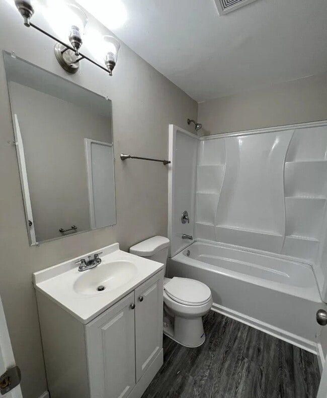 Building Photo - 1526 Holman St