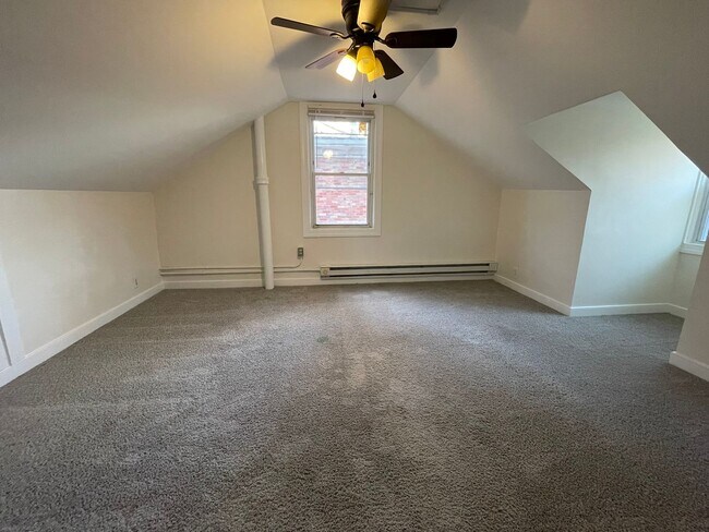 Building Photo - Cape cod home in Colonial Heights