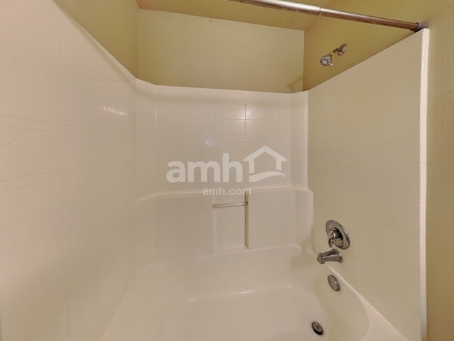 Building Photo - 11549 Roanoke Dr