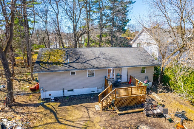 Building Photo - 99 1/2 Walworth St