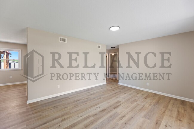 Building Photo - 416 Alexander Dr
