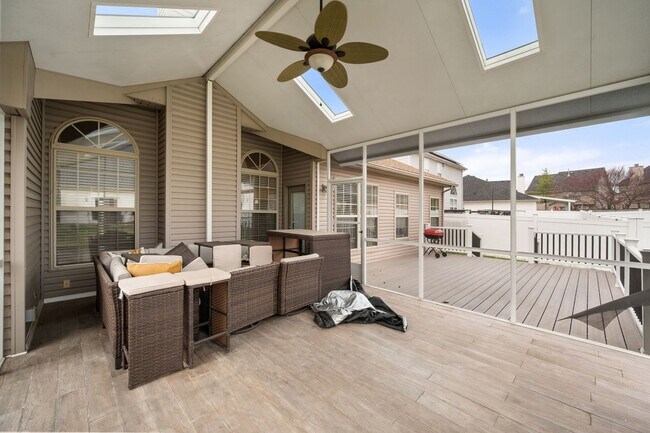 Building Photo - Gorgeous 3-bedroom, 2-bathroom ranch-style home