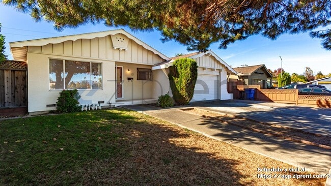 Building Photo - 95 Colleen Way