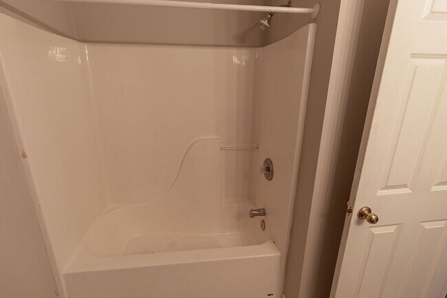 Building Photo - 5567-5569 Pinehurst Ln.