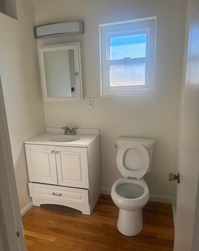 Building Photo - 1715 Chino St