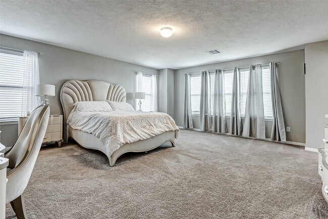 Building Photo - 2939 Lazarina Ln