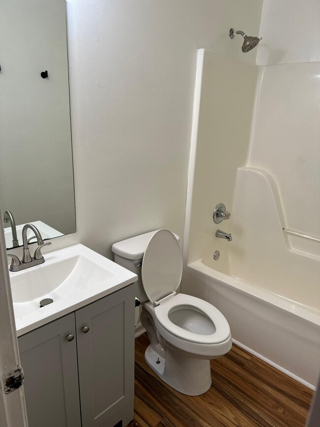 Building Photo - 108 Marshall Dr