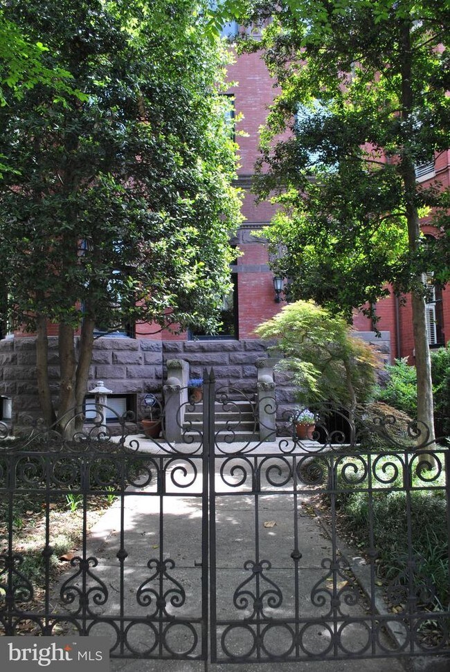 Building Photo - 1633 16th St NW