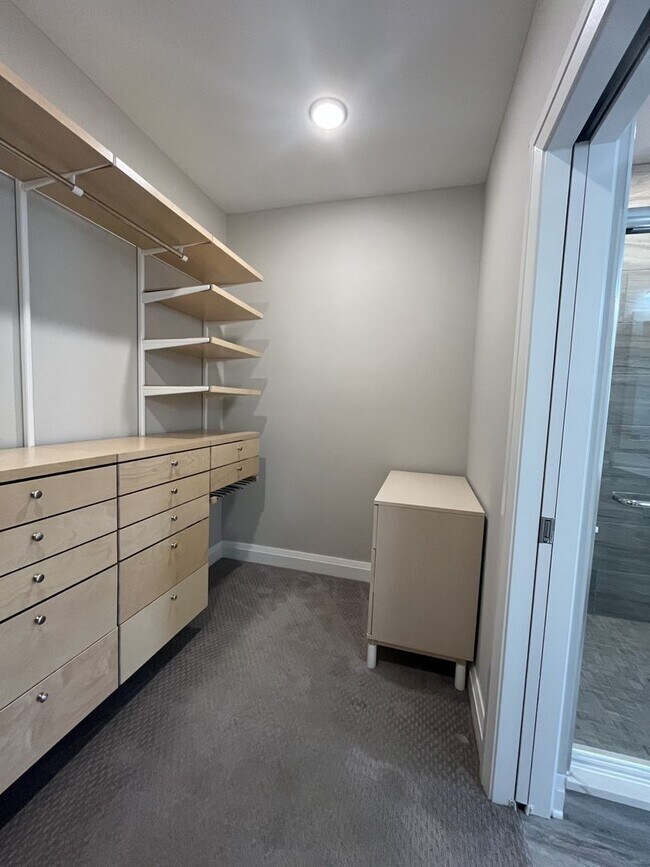 Building Photo - Beautiful 1-Bedroom Home