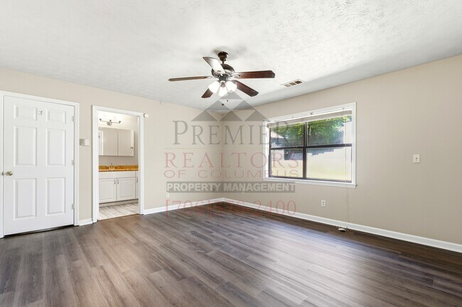 Building Photo - 520 Asa Dr