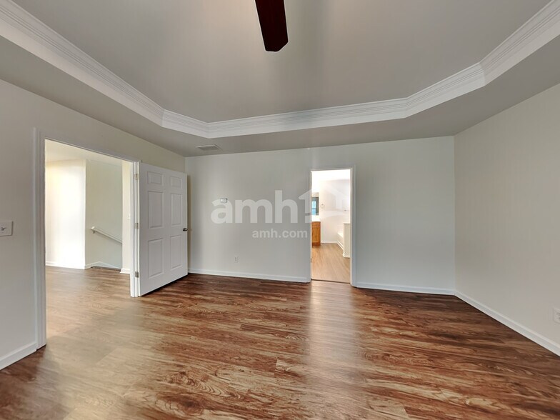 Building Photo - 535 Winter View Way