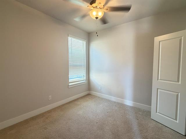 Building Photo - 613 Taylor Dr