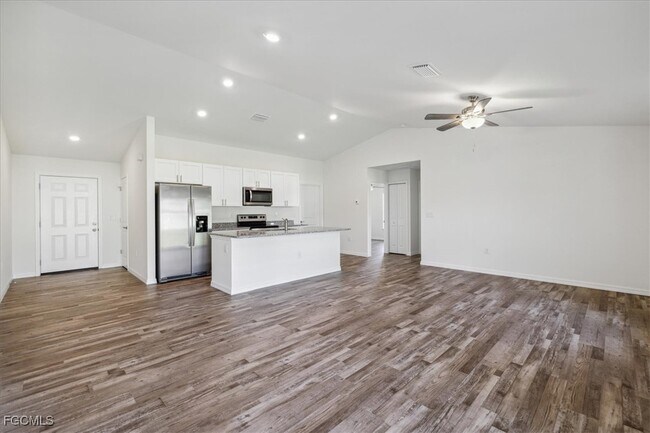 Building Photo - 1101 NW 1st Pl