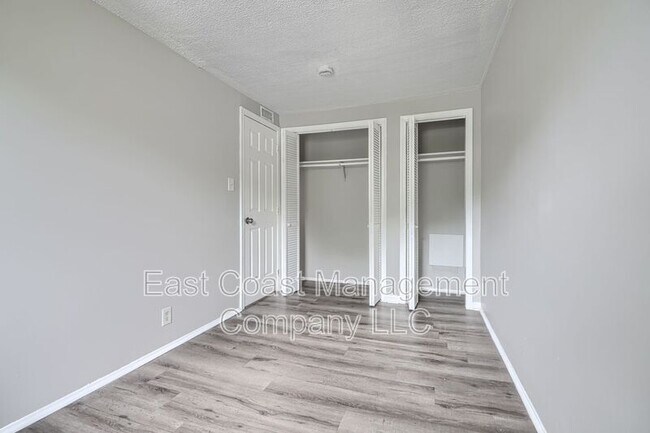 Building Photo - 902 Catawba Ct