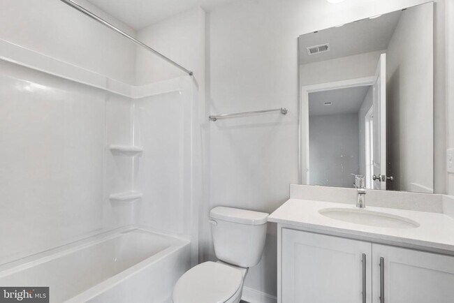 Building Photo - 16655 Green Glade Dr