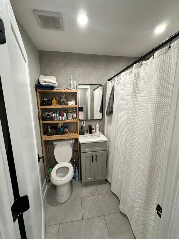 Building Photo - 720 Lombard St