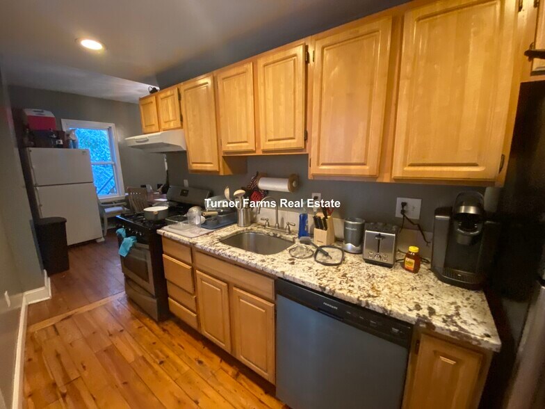 Primary Photo - 7 Sewall St