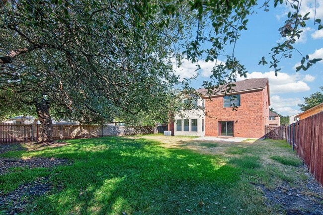Building Photo - 2200 Ezra Ct