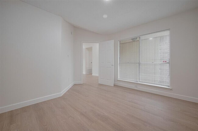 Building Photo - 16250 Rancho Blanco Dr