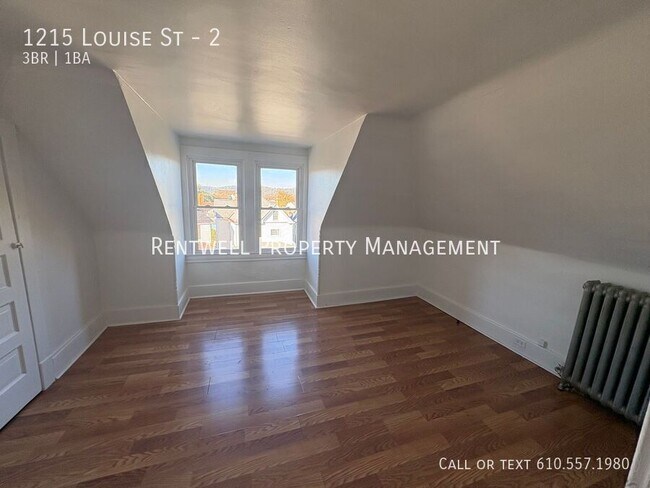 Building Photo - 1215 Louise St