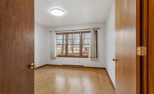 Building Photo - 1320 Alms Dr