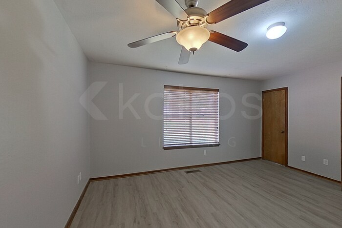 Building Photo - 1205 Mockingbird Ln