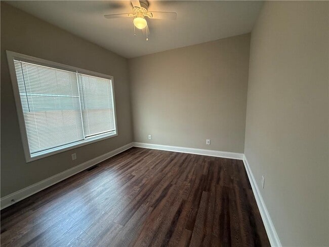 Building Photo - 618 Liberty Pk Dr